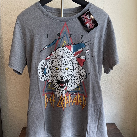 Def Leppard Top Adult Medium Gray T-Shirt Rock Band New With Tags - Picture 1 of 5